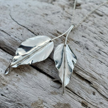 Load image into Gallery viewer, Double Leaf Pendant