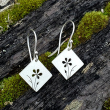 Load image into Gallery viewer, Diamond Flower Earrings