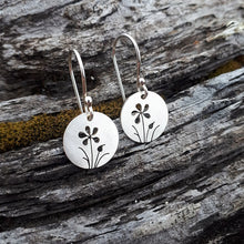 Load image into Gallery viewer, Flower Earrings
